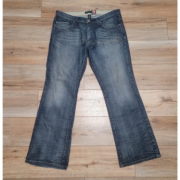 INC International Concepts Men's Jeans Bootcut Cowboy Denim Y2K Wash Size 36x32 - Picture 1 of 6